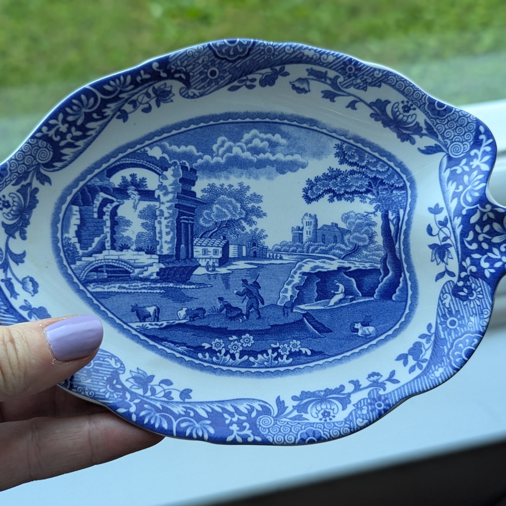 Spode Blue Italian china leaf-shaped dish or tray. 6.25" x 4.75"
